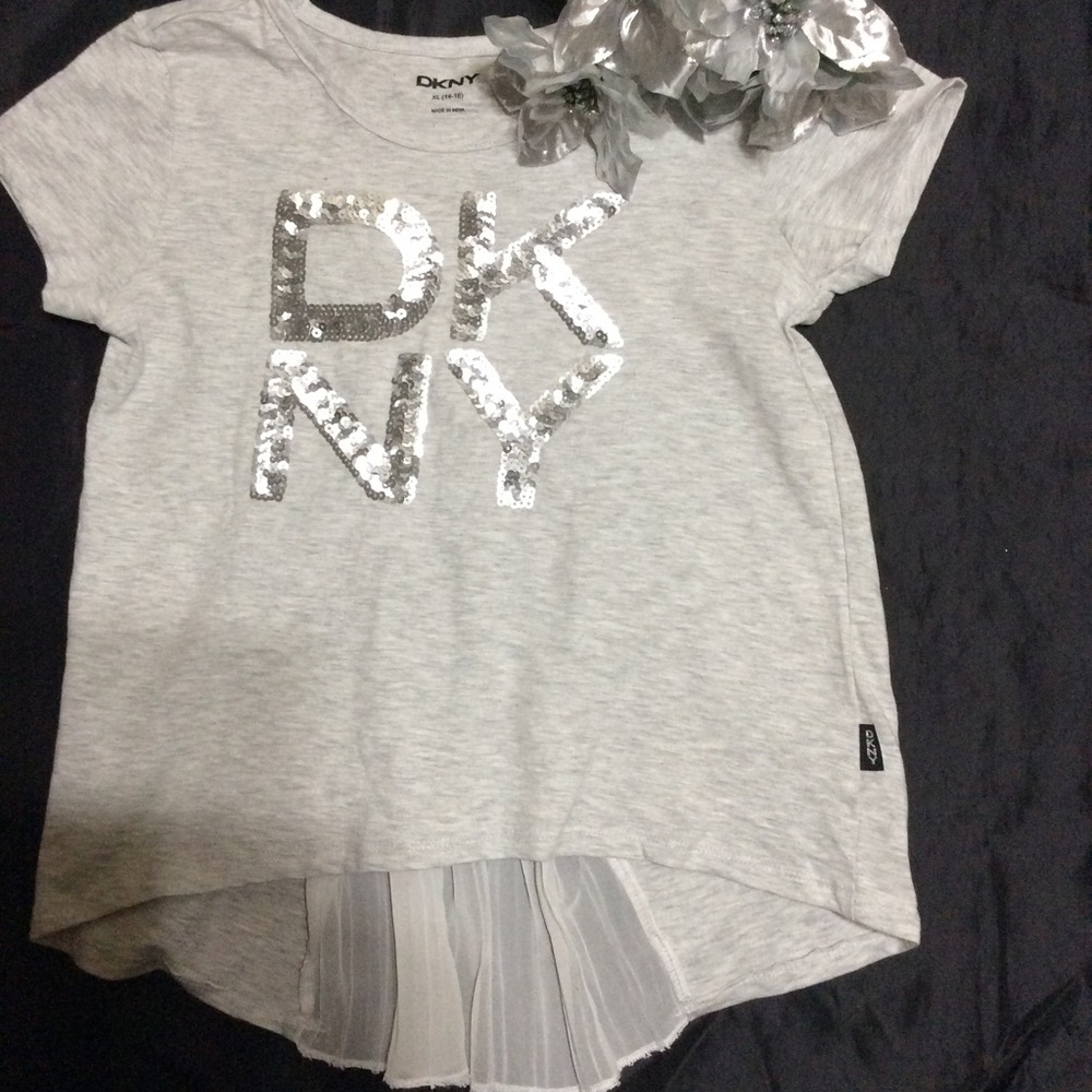 Girls t shirt in good condition